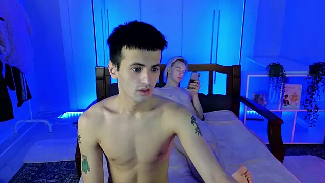 saintlauren1 online show from December 5, 2025, 7:10 pm