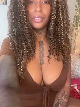MistiSavannah online show from May 2, 2026, 2:55 pm