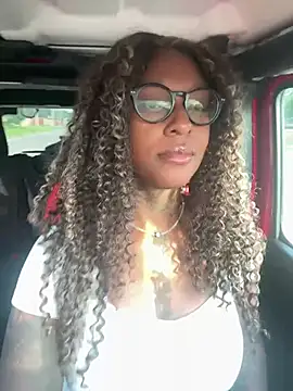 MistiSavannah online show from June 28, 2026, 12:44 pm