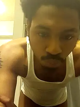 Snapshot of Yungandhungd chatting on October 10, 2025, 8:08 pm Yungandhungd online show from October 10, 2025, 8:08 pm