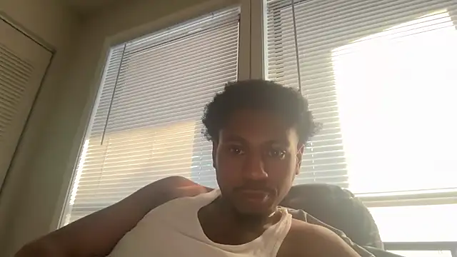 Snapshot of Yungandhungd chatting on November 16, 2025, 9:31 pm Yungandhungd online show from November 16, 2025, 9:31 pm