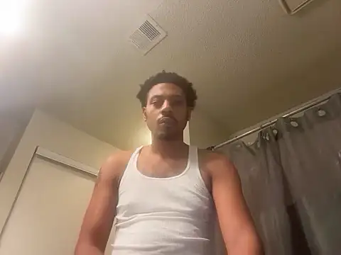 Snapshot of Yungandhungd chatting on December 14, 2025, 5:18 pm Yungandhungd online show from December 14, 2025, 5:18 pm