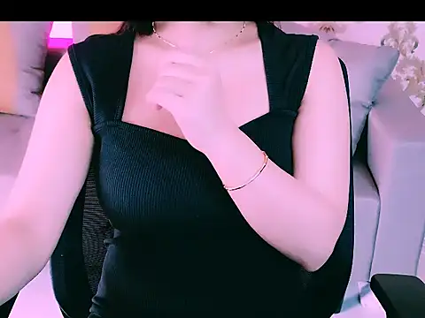 My Rose online show from December 5, 2025, 3:37 am