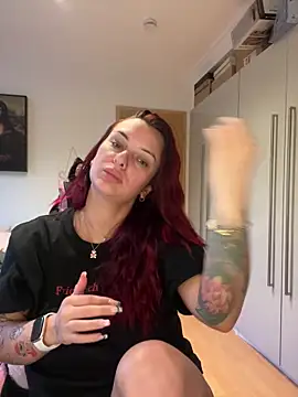 OliviaaFischer online show from April 21, 2026, 6:12 pm