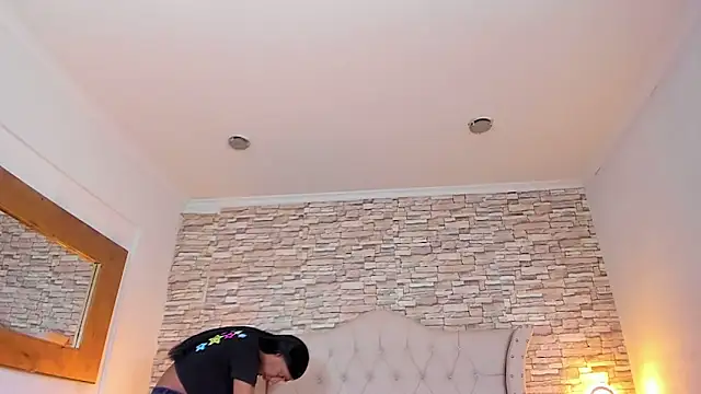 Lucia-Horny24 online show from October 17, 2025, 7:27 pm