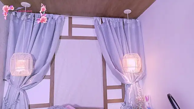 RenataLeclair online show from April 20, 2026, 3:59 pm