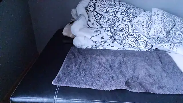 slavic boy 39 online show from December 22, 2025, 7:38 am