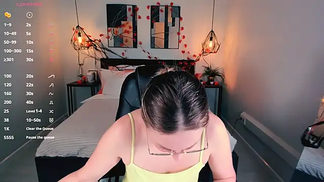 Lexi terele online show from October 30, 2025, 6:48 am