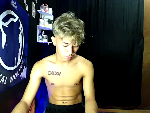 naughtyboyloy 0 online show from November 9, 2025, 10:46 am