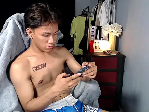 naughtyboyloy 0 online show from January 6, 2026, 5:49 pm