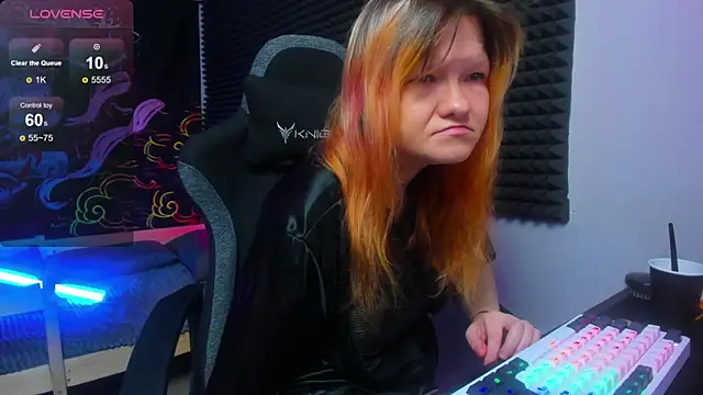 Nora lovvvv online show from October 4, 2025, 11:19 am