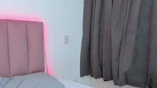 CandyAinsley online show from September 24, 2025, 6:33 pm