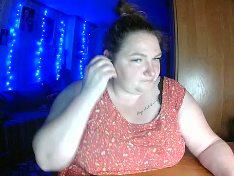 Snapshot of AngelQSky chatting on July 1, 2026, 7:57 pm AngelQSky online show from July 1, 2026, 7:57 pm