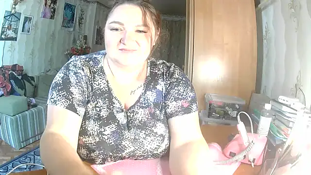 Snapshot of AngelQSky chatting on July 6, 2026, 2:36 pm AngelQSky online show from July 6, 2026, 2:36 pm
