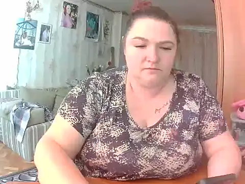 Snapshot of AngelQSky chatting on July 11, 2026, 1:47 pm AngelQSky online show from July 11, 2026, 1:47 pm