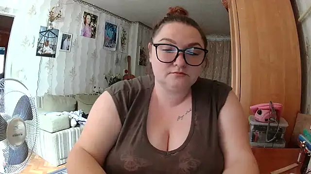 Snapshot of AngelQSky chatting on July 21, 2026, 3:36 pm AngelQSky online show from July 21, 2026, 3:36 pm