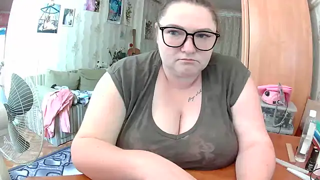 Snapshot of AngelQSky chatting on July 22, 2026, 3:04 pm AngelQSky online show from July 22, 2026, 3:04 pm