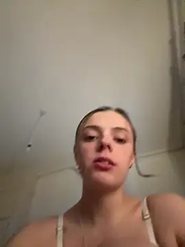 cutietootie02 online show from February 10, 2026, 10:58 pm