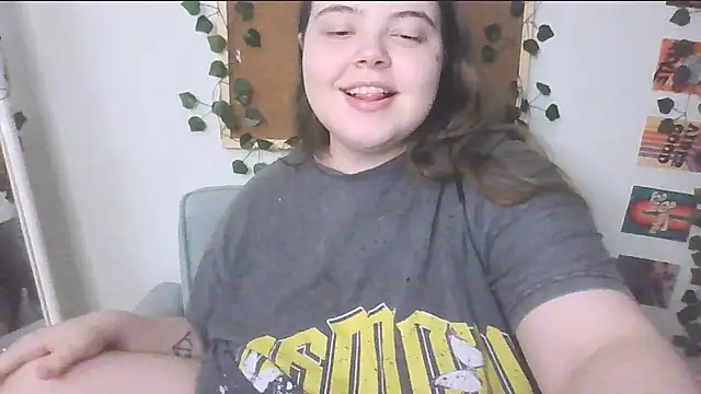 brattyprincessemma online show from September 19, 2025, 5:24 pm