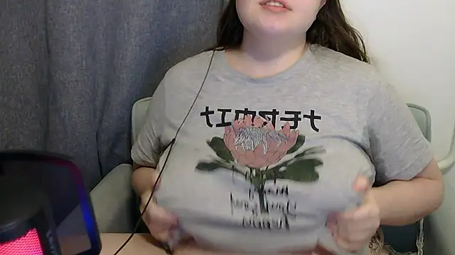 brattyprincessemma online show from February 14, 2026, 9:00 pm