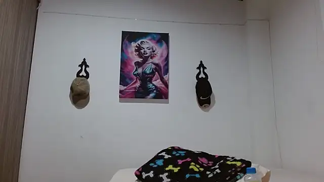 Crystal Star  online show from April 21, 2026, 2:51 am