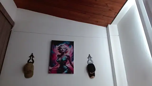 Crystal Star  online show from April 21, 2026, 2:56 pm