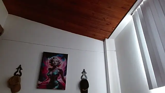 Crystal Star  online show from May 15, 2026, 5:20 pm