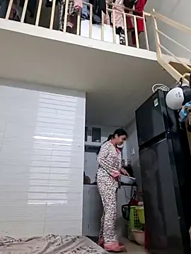 Minn-cute online show from November 8, 2025, 3:07 am