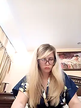 Crystal00Girl online show from October 28, 2025, 10:23 pm