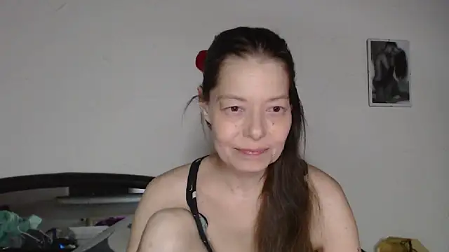 SexySarah177 online show from February 20, 2026, 9:15 pm