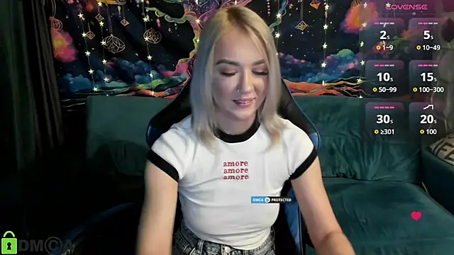 CrystalGirl99 online show from April 23, 2026, 7:09 am