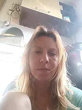 Snapshot of Eybrbrb chatting on March 19, 2026, 7:12 am Eybrbrb online show from March 19, 2026, 7:12 am