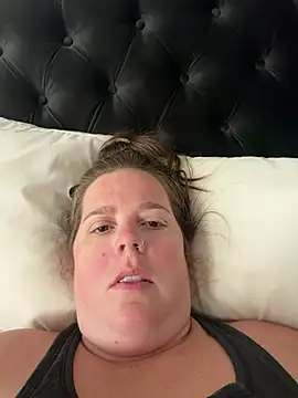 hornykitty1210 online show from July 3, 2026, 12:33 pm
