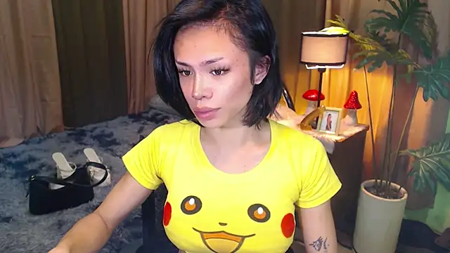 Snapshot of WILDROXIE chatting on September 22, 2025, 10:45 pm WILDROXIE online show from September 22, 2025, 10:45 pm