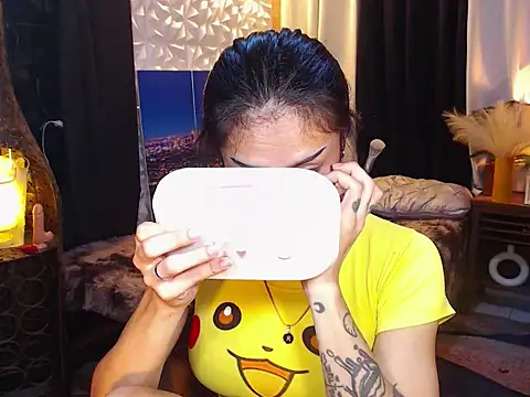 Snapshot of WILDROXIE chatting on October 21, 2025, 11:27 pm WILDROXIE online show from October 21, 2025, 11:27 pm