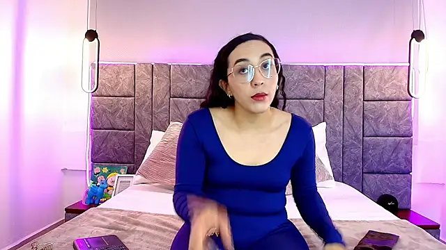 alehia cute online show from December 14, 2025, 1:38 pm