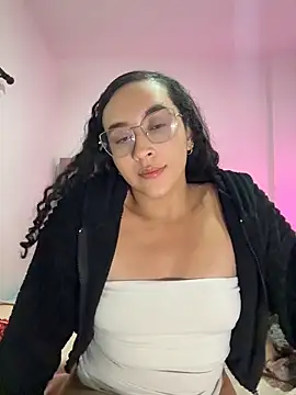 Snapshot of alehia_cute chatting on July 25, 2026, 2:31 am alehia cute online show from July 25, 2026, 2:31 am