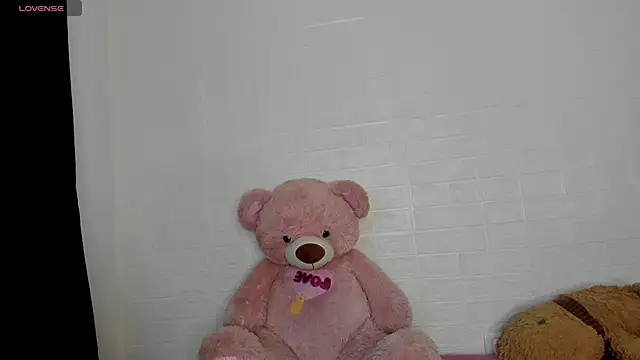 HaileyDuke online show from April 21, 2026, 11:51 pm