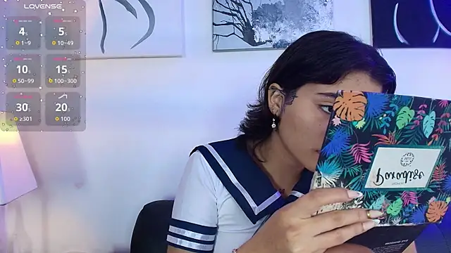 Zoe wang online show from September 24, 2025, 3:32 am