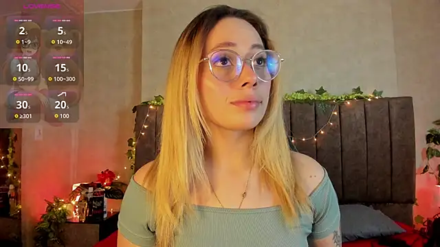 LanaMills  online show from March 20, 2026, 3:55 am