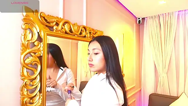 Nahomi key  online show from September 18, 2025, 8:00 pm