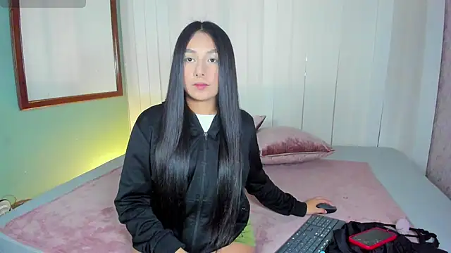 Nahomi key  online show from November 20, 2025, 8:08 pm