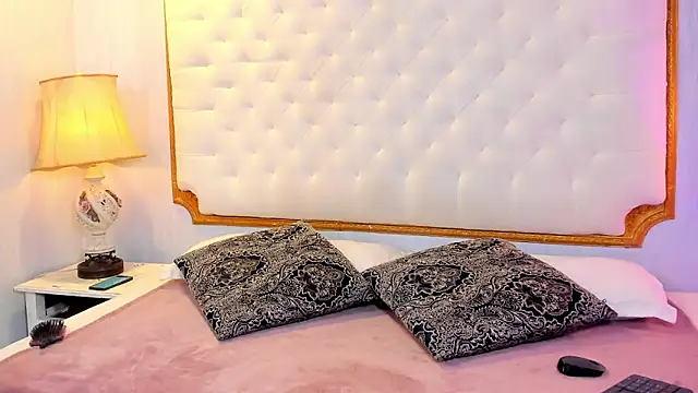 Nahomi key  online show from December 2, 2025, 7:42 pm