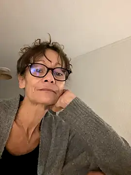 Chris06d22xh online show from October 19, 2025, 6:08 pm