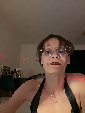 Snapshot of Chris06d22@xh chatting on May 26, 2026, 7:43 pm Chris06d22xh online show from May 26, 2026, 7:43 pm