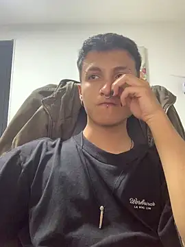 Snapshot of Milan_Bach chatting on March 31, 2026, 5:52 am Milan Bach online show from March 31, 2026, 5:52 am