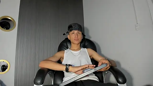 Daddy Darcks online show from September 25, 2025, 8:23 pm