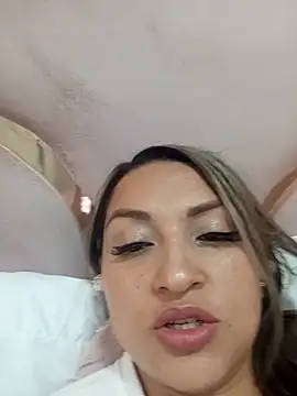 Maiyajoness online show from November 12, 2025, 3:51 am