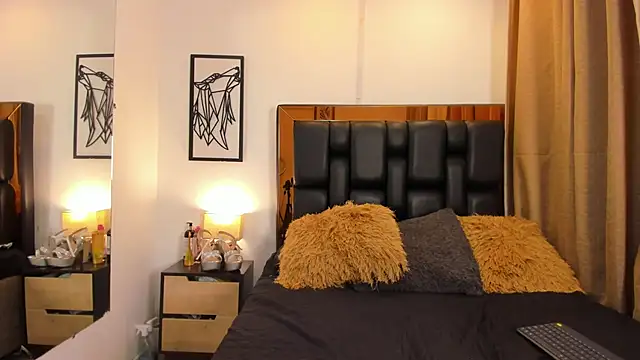 GiorgineTaylor online show from October 8, 2025, 10:57 am