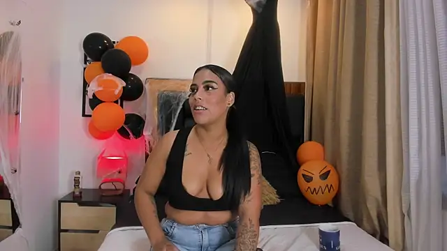 GiorgineTaylor online show from October 27, 2025, 11:03 am